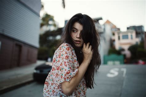 Women Outdoors Raluca Vlad Women Road Looking Away Brunette Jesse