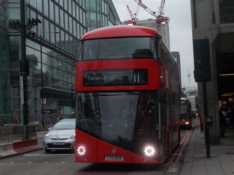 LTZ1044 LT44 Seen at Victoria | Daniel Acott | Flickr