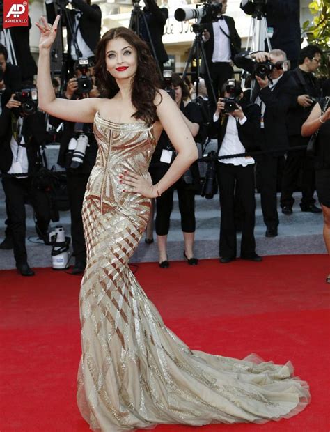 Aishwarya Rai Bachchan Hot Images