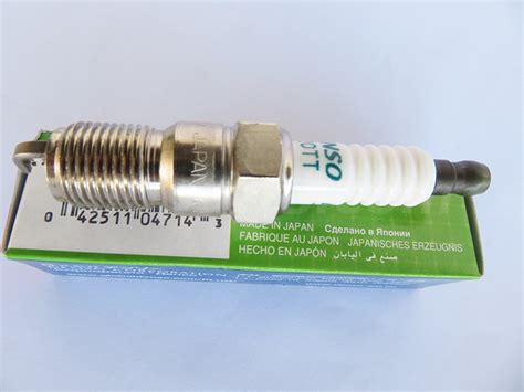 Bugi iridium chân côn ngắn Denso IT20TT