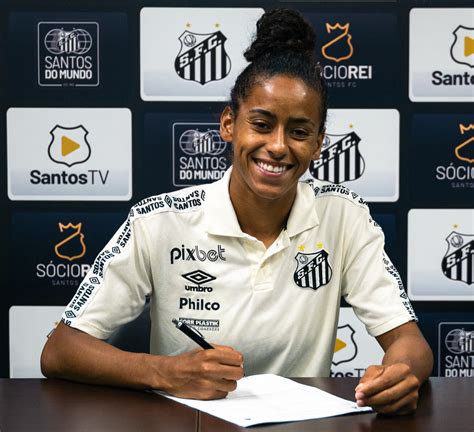 Zagueira Tayla Renova Contrato Santos FC E Segue Nas Sereias Da