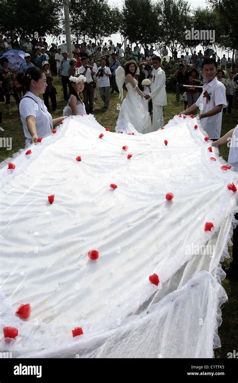 Worlds Biggest Wedding Dress A Bride From Jilin China Gets Married