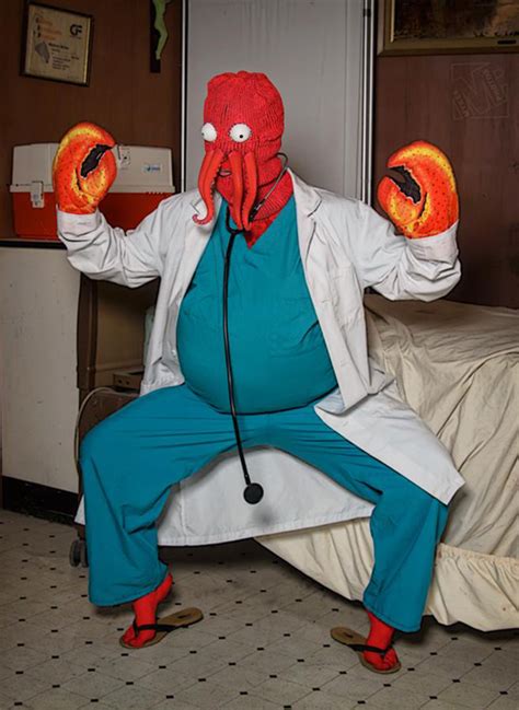 Fabulous Female Cosplay Of FUTURAMAs Zoidberg GeekTyrant