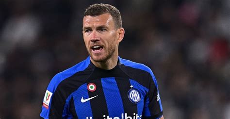 Inter Monza La Rabbia Di Dzeko Lattaccante Non Ha Preso Bene Una