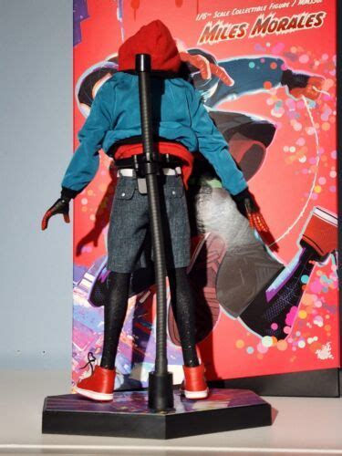Hot Toys Miles Morales Spider Man Into The Spider Verse Scale Figure Mms