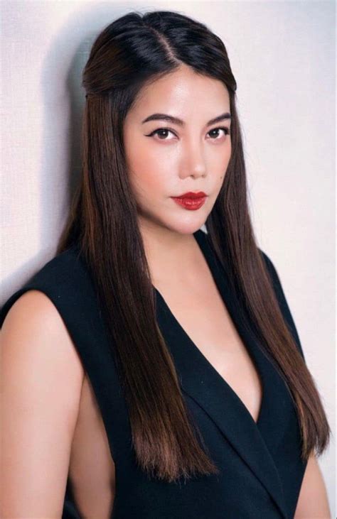 Sao Vi T H V Gi U C A Chi B O Di N Bikini Qu Y C C Sung D Ang Mang B U Ch U C Ng Y D I N Ng