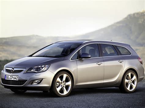 Opel Astra J Sports Tourer универсал