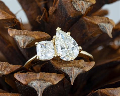 toi  moi lab grown diamond ring  pear  cushion cut arden