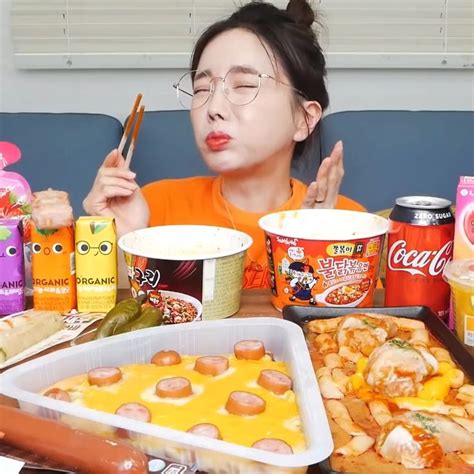 Boki Asmr Show Asmr Korean Convenience Store And Buldak Jjolmyeon