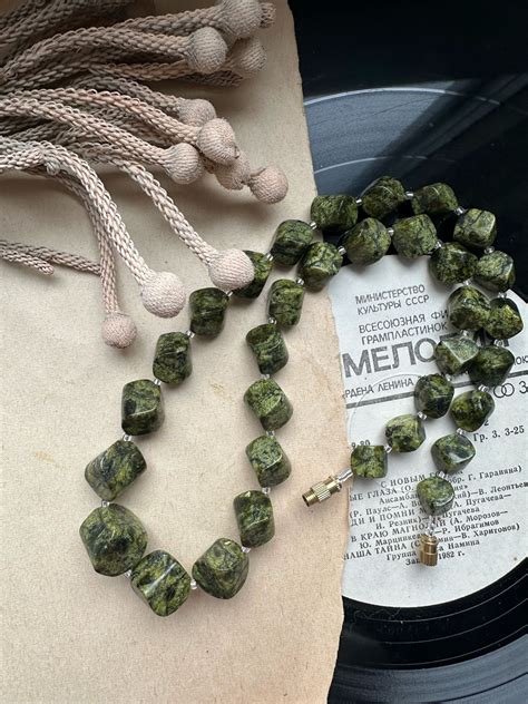 Бусы из змеевика в интернет-магазине Ярмарка Мастеров по цене 2100 ...