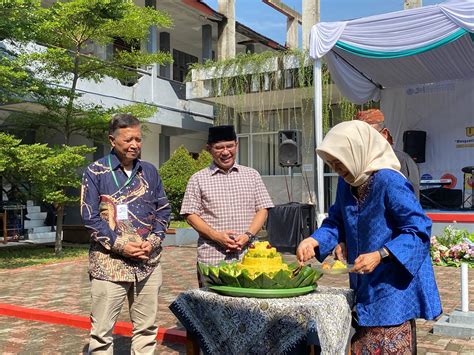 Direktur Ut Bandung Hadiri Khitanan Massal Kerjasama Dengan Yppkp