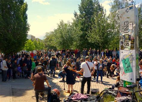 Flohmarkt Am Mauerpark In Berlin Peterstravel