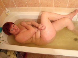 Bathtub Bathing Leg Close Up Porn Pic