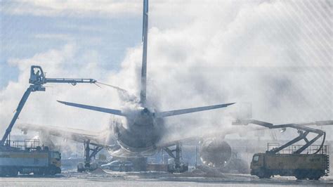 Schnee Chaos Paar H Ngt Seit Freitagabend Flughafen M Nchen Fest