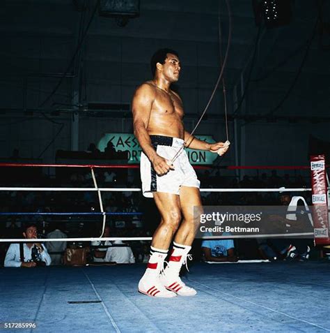 Muhammad Ali Workout Photos and Premium High Res Pictures - Getty Images