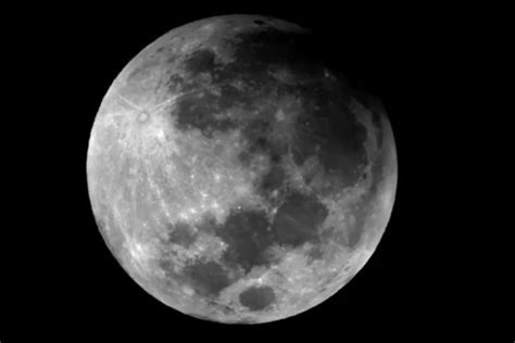 Foto Bulan - Kumpulan Foto Bulan yang Keren - Gambar Bulan - Planet
