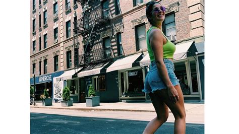 Ivana Nadal posó en bikini y dejó un pícaro mensaje sobre sus pechos Exitoina