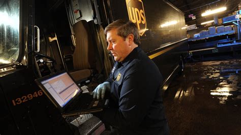 UPS turns data analysis into big savings - CNET