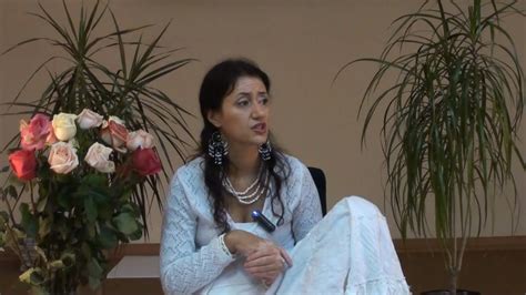 Рожденная Женщиной: О йоге. 4 - YouTube