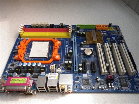 Двуядрен комплект Gigabyte GA-M56S-S3 Дънна платка | Компютърни ...