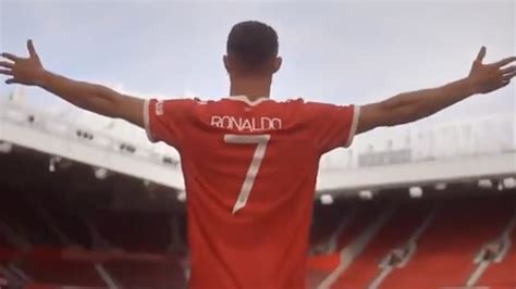 Video Ronaldo Zet Eerste Stappen Op Het Heilige Veld Van Old Trafford