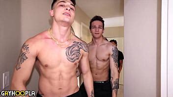 Muscle Micky Fucks A Guy Bigger Than Him For The First Time Xvideos