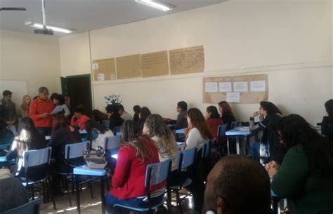 As aulas do Curso Pré Vestibular Popular Liberato iniciam hoje 11 06