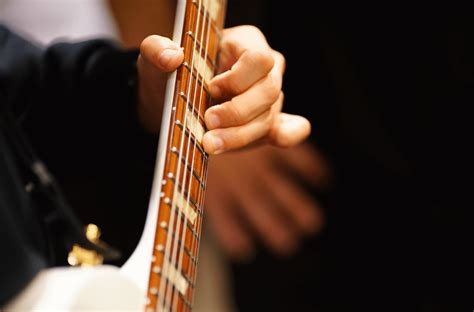 3 Easy Guitar Solo Exercises That Make Your Guitar Solos Better