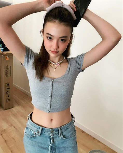 Bongkar Abis Disebut Mirip Jennie Blackpink 10 Pesona Classy Ella