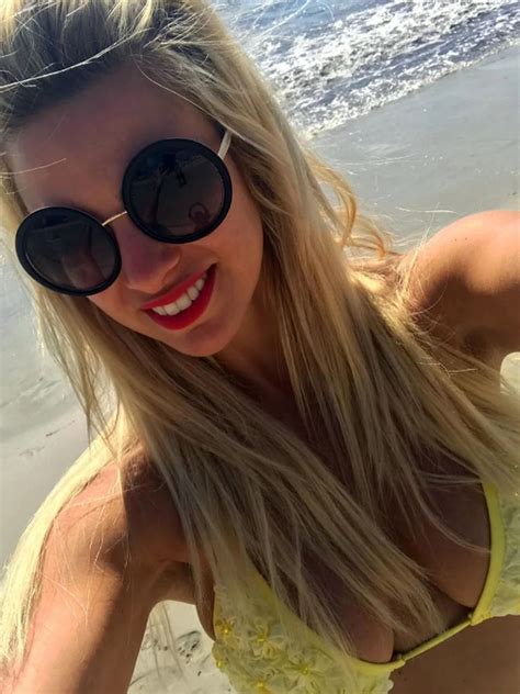 Las Fotos En Bikini De Ail N Bechara En Europa Infobae