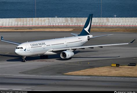 B Hlt Cathay Pacific Airbus A Photo By Mehrad Watson Id