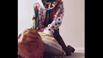 Payaso Tiene Una Aventura De Una Noche Con El Presidente XVIDEOS