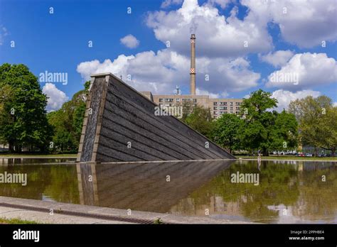 Monument For The Wall In Berlin Stock Photo Alamy
