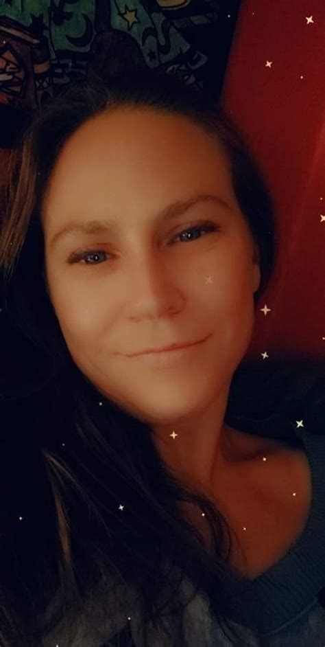 35 Year Old Milf Would You Paint My Face Out Creampie Me Knowing I M Not On Birth Control And