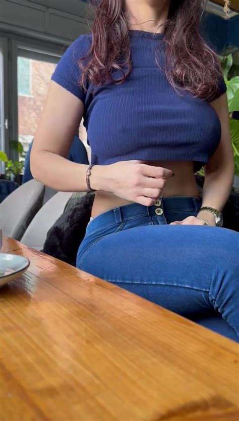 Bitch Showing Off Her Tits To Her Boss At Work Cnn Amador