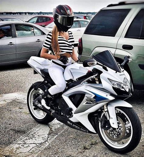 3 Hot Sexy Sammy Marques Bikini Pics