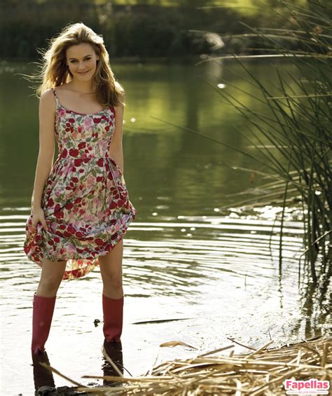 Alicia Silverstone Aka Aliciasilverstone Nude Leaks Fapellas