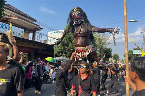 InfoPublik Ogoh Ogoh Meriahkan Kirab Budaya Hari Jadi Tlogoadi Ke 77