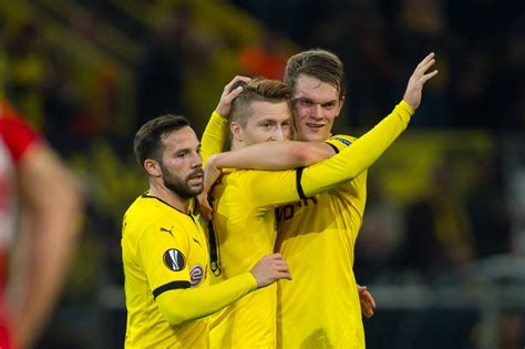 Bilderstrecke Zu Borussia Dortmund Trifft In 147 Revier Derby Auf FC