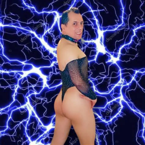 Bathing And Playing Very Delicious Gay BDSM Porn Feat Slaveguich