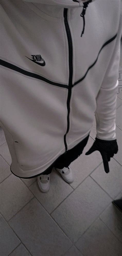 Épinglé Sur Nike Tech Fleece