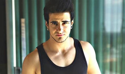 Ator Porn Gay Vai Atr S De Namorada No Rola Ou Enrola Do Programa Da Eliana Pheeno