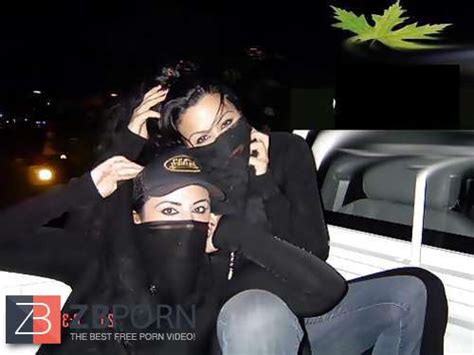Random Naked Arab Chicks ZB Porn