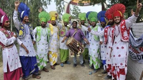 Bhangra dance: A captivating Punjabi folk tradition that's winning ...