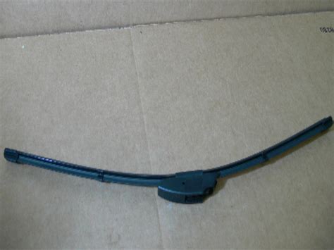 LAND ROVER FRONT WIPER BLADE RANGE ROVER SPORT 05-13 LR3 LR4 VALEO NEW ...
