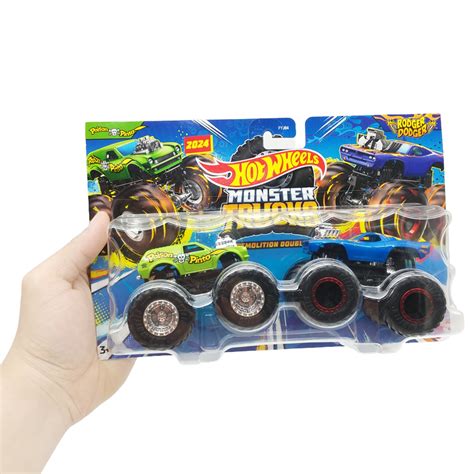 Bộ 2 Xe Mô Hình Monster Trucks Siêu Xe Tải Muscle Men Hot Wheels HWN70 FYJ64 FAHASA