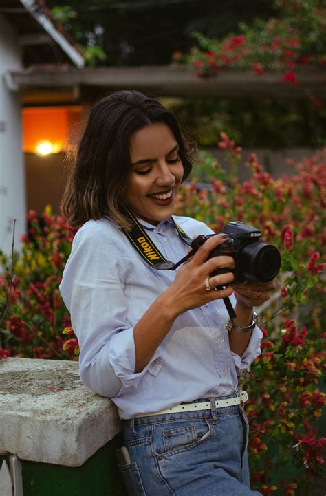 woman  camera      woman  camera