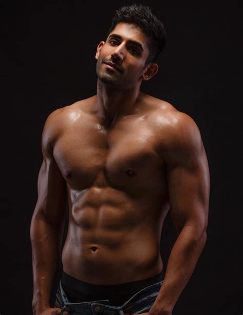 Shirtless Bollywood Men Tv Hunk Reality Tv Hottie Takes It Off For The Cam Hot Underwear