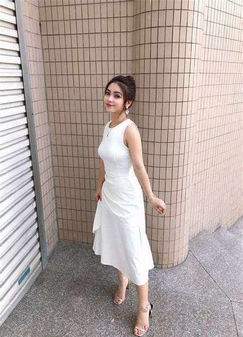 Hot girl đội Hồ Hoài Anh tung bản cover Anh nhà ở đâu thế Mượn rượu tỏ tình