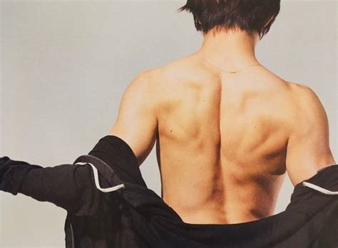 Pin Oleh Gerenzhuyi Di Men S Nude Referensi